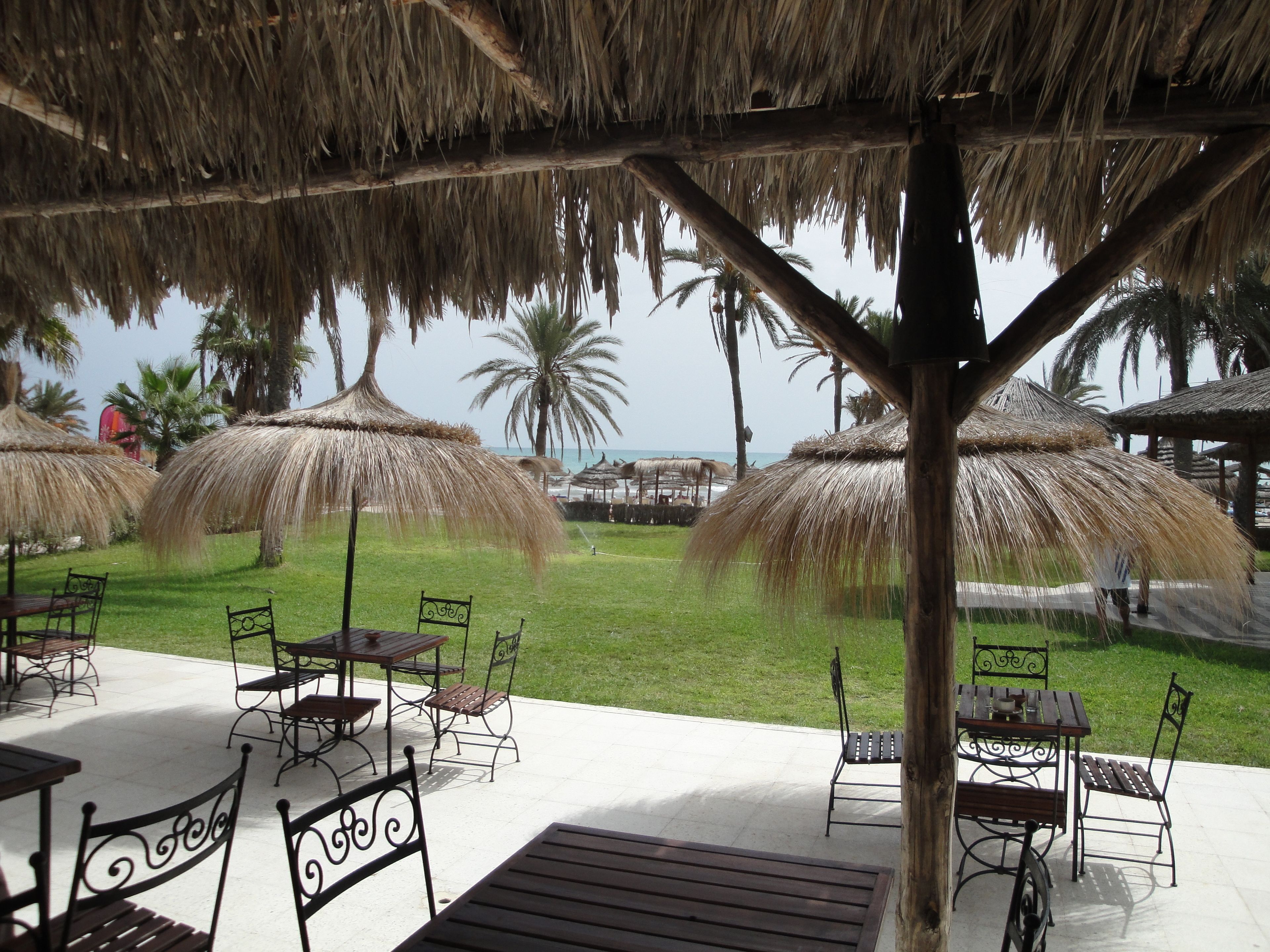 breakfast, lunch and dinner served