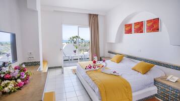 Individually furnished, desk, blackout drapes, bed sheets