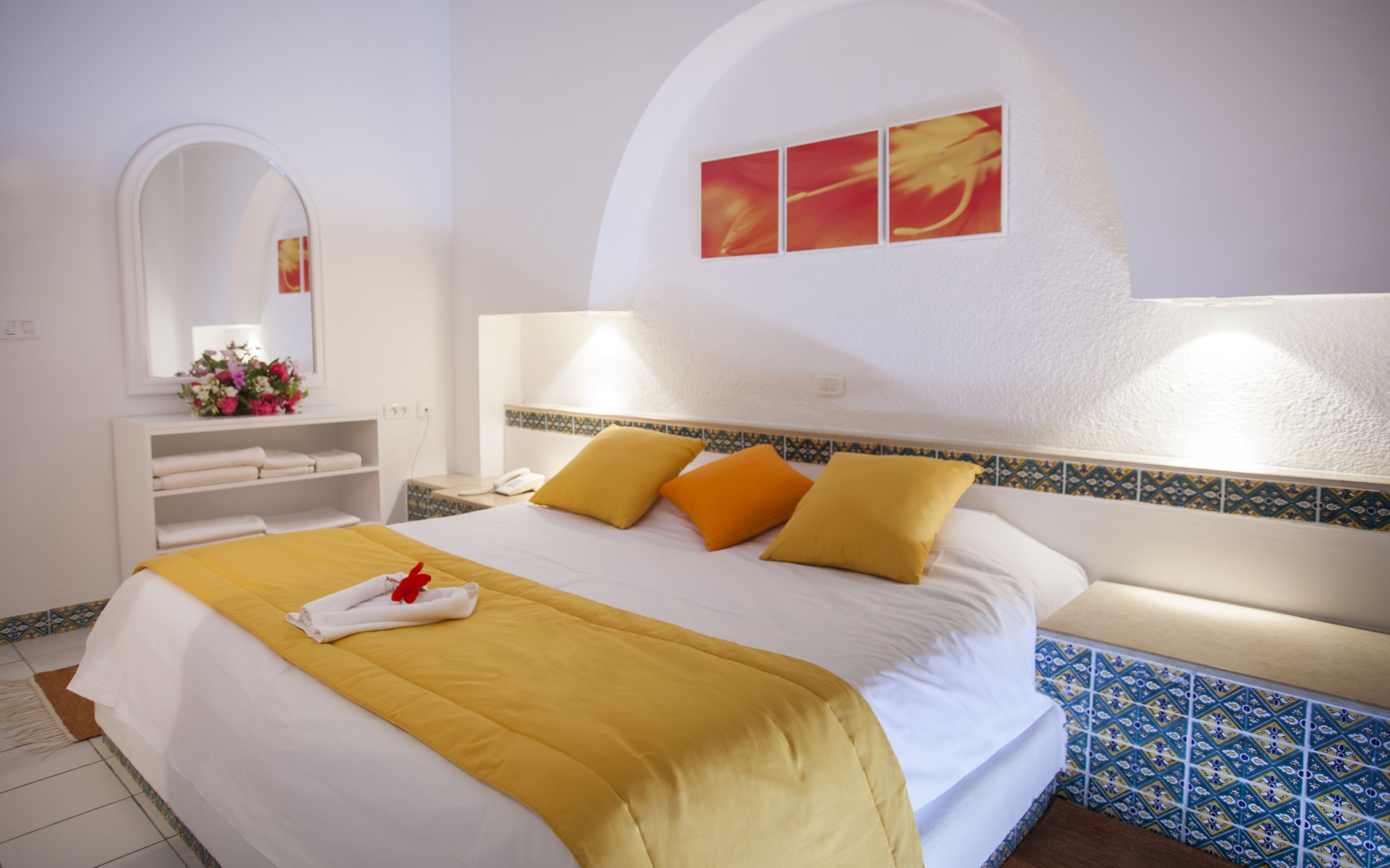 standard double room | individually furnished, desk, blackout curtains, bed sheets