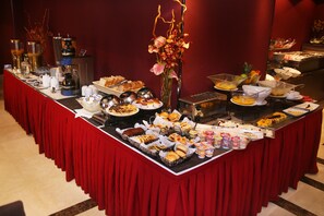 Tägliches kontinentales Frühstück gegen Gebühr