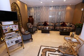 Lobby sitting area - AlHamra Hotel (Sharjah)