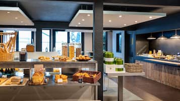 Desayuno buffet (EUR 12.90 por persona)