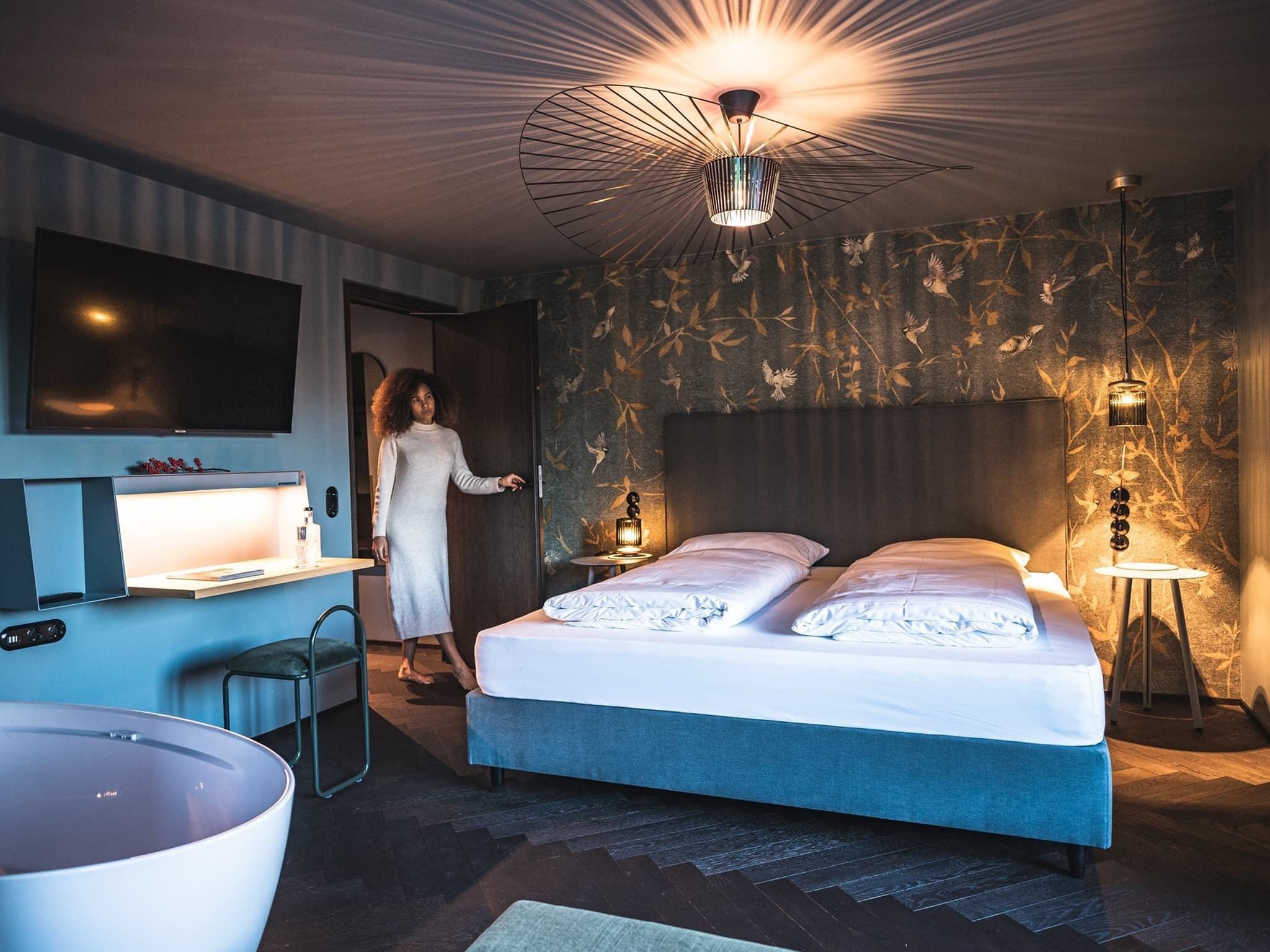 شقة إستديو بريميم | خزنة داخل الغرفة وبديكورات فريدة لكل غرفة وطراز فريد لكل وحدة ومكتب