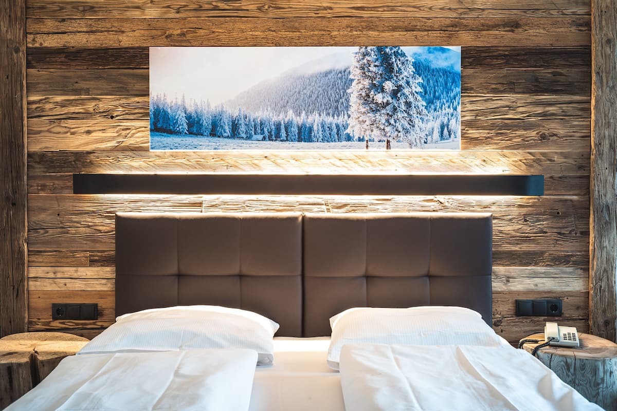 superior double room | 2 bedrooms, in-room safe, individually decorated, individually furnished