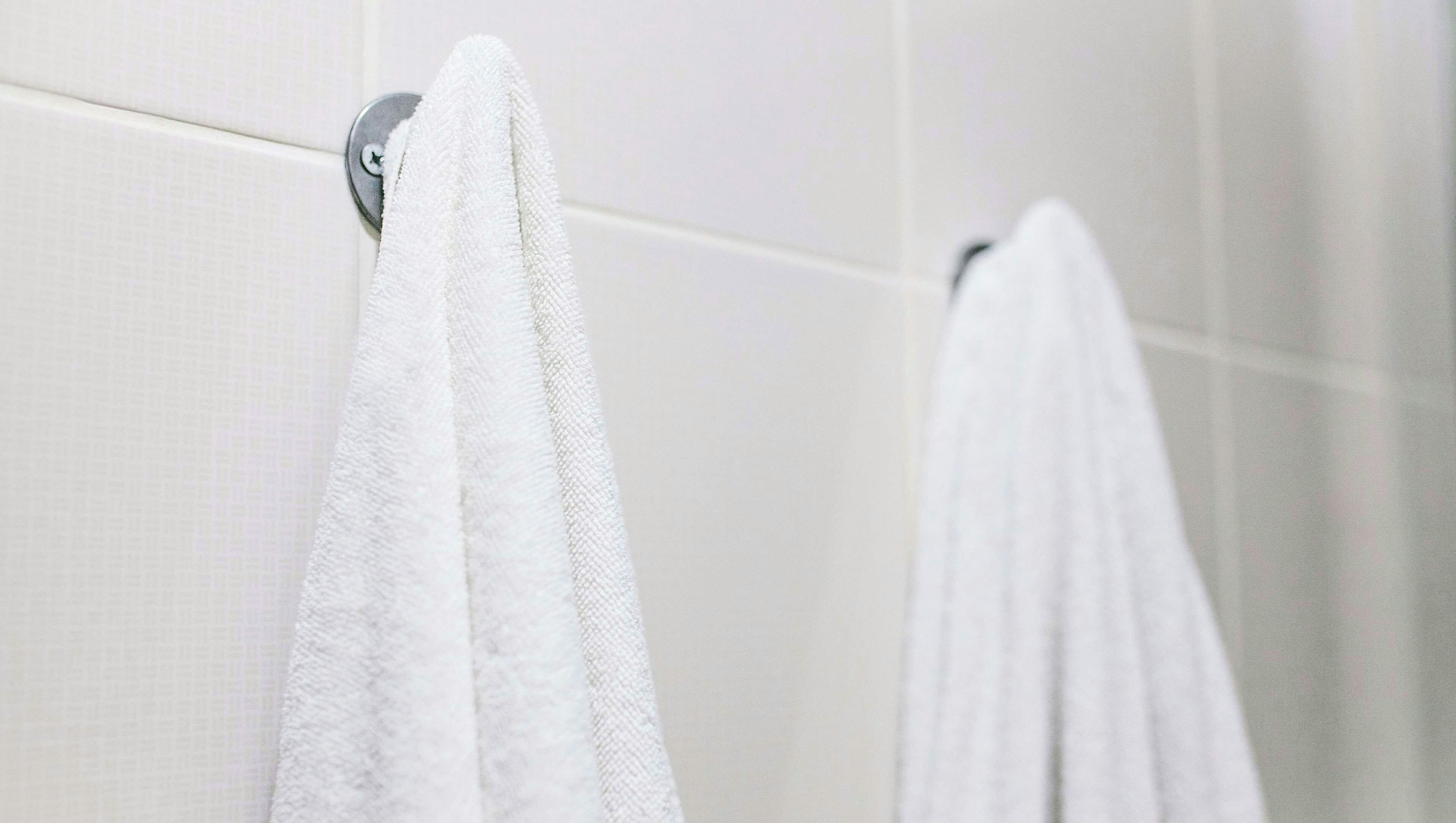 Dilarang Merokok | Kamar mandi | Kombinasi shower/bathtub, pengering rambut,  dan handuk
