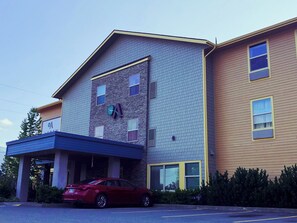 Front of property - Aspen Suites Hotel Juneau (Juneau)