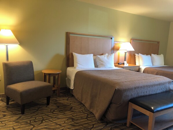 Studio, 2 Queen Beds, Kitchen