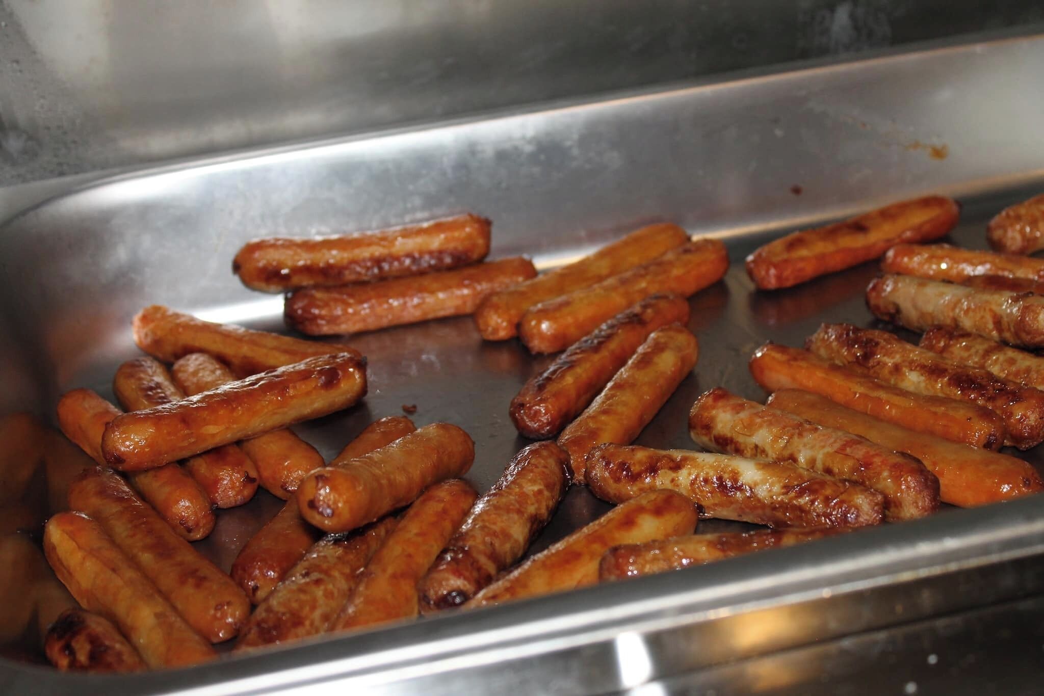 breakfast, lunch, dinner served; american cuisine