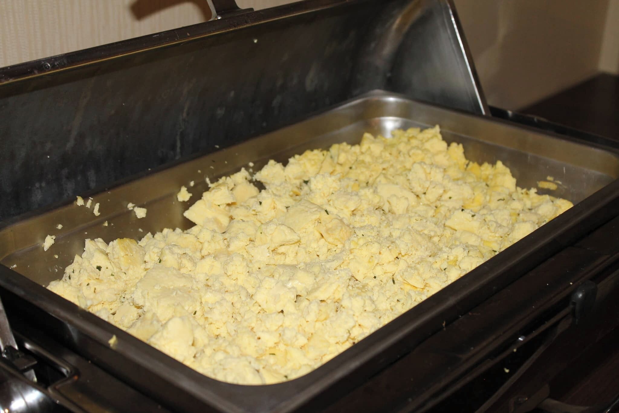 breakfast, lunch, dinner served; american cuisine