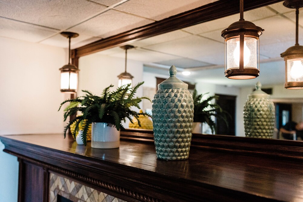 Top 10 Hotels With Hot Tub In Bismarck, North Dakota Trip101