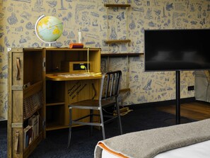 Premium bedding, down comforters, free minibar, in-room safe - 25hours Hotel HafenCity (Hamburg)