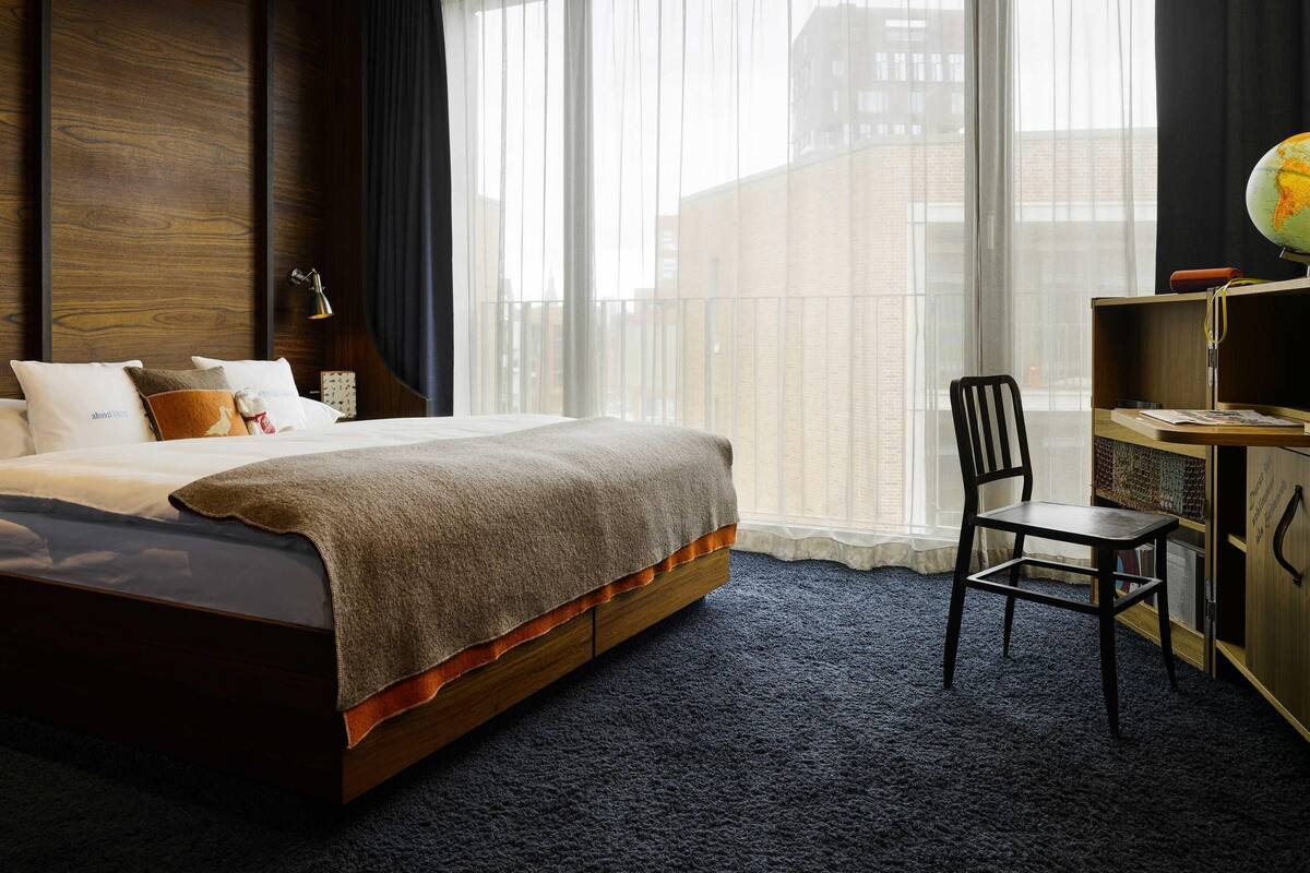 Room, 1 Double Bed (LARGE) | Premium bedding, down comforters, minibar (free items), in-room safe