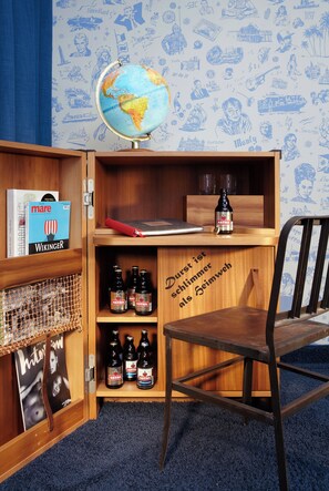 Premium bedding, down comforters, free minibar, in-room safe - 25hours Hotel HafenCity (Hamburg)