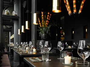 Ze serveren er ontbijt, lunch en diner 