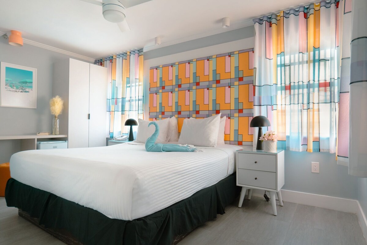 Egyptian cotton sheets, premium bedding, down comforters, minibar