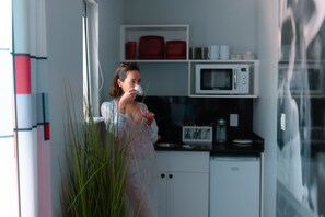 Fashion Suite, one king bed | Cuisine privée