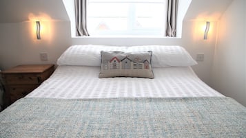 Double Room, Ensuite | Iron/ironing board, free WiFi, bed sheets