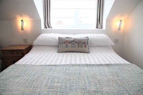 Iron/ironing board, free WiFi, bed sheets - Summer Breeze Guest House (Newquay)