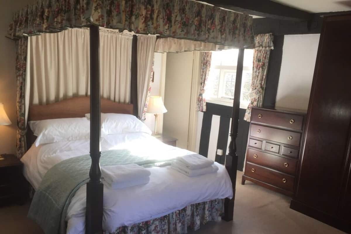 Double Room, Ensuite (Bath)