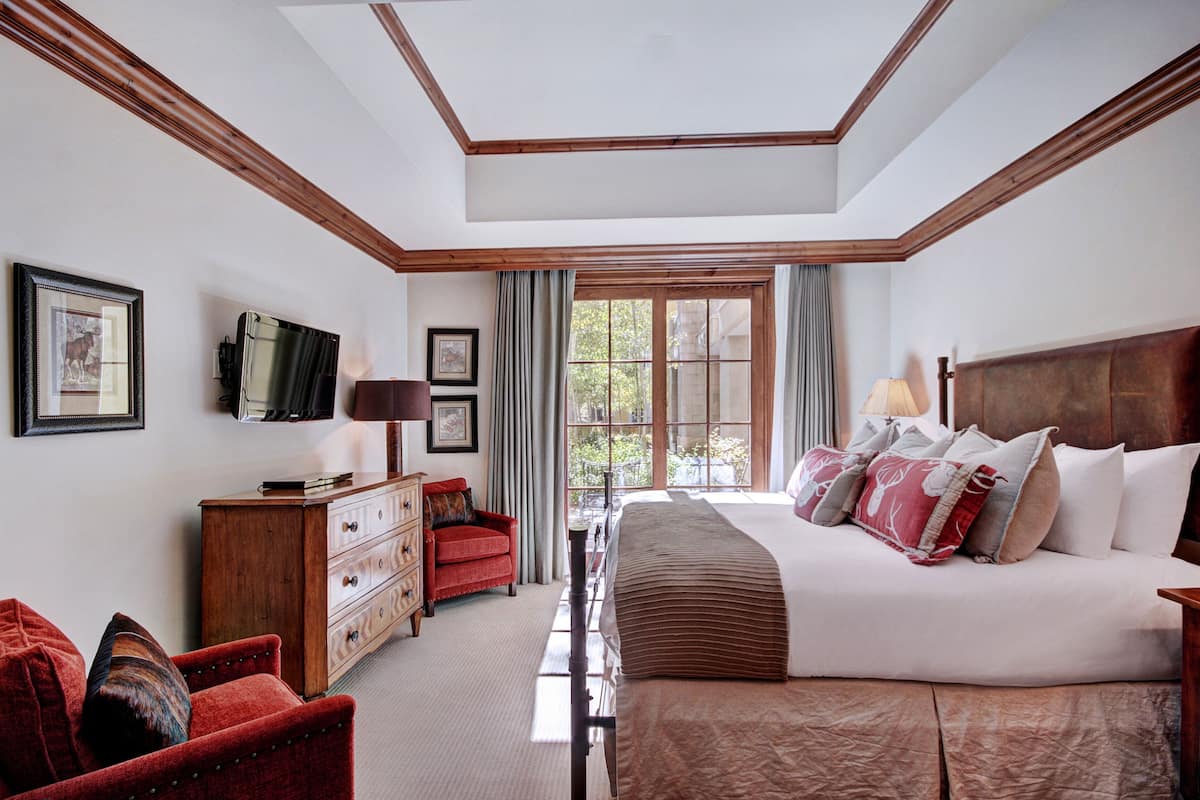 Room, 2 Bedrooms, Mountain View (Residence) | 1 bedroom, premium bedding, in-room safe, individually decorated