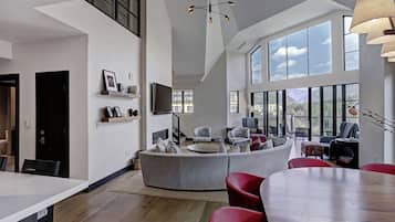 Penthouse, 5 Bedrooms, Mountain View | Living area | TV, fireplace