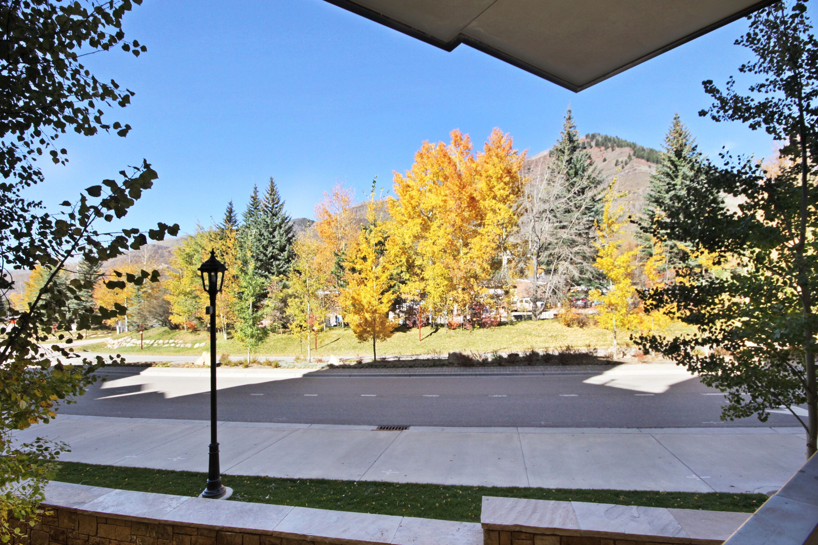 room, 2 bedrooms, valley view (residence) | street view