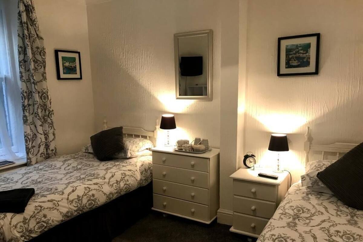 标准双床房, 独立浴室 (Rear Room) | 熨斗/熨衣板、WiFi、床单
