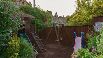 Children’s play area – outdoor