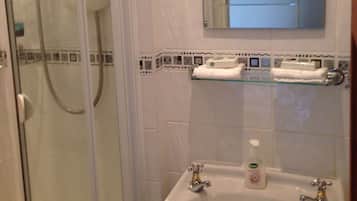 Standard Double Room | Bathroom | Shower, free toiletries, hair dryer, towels