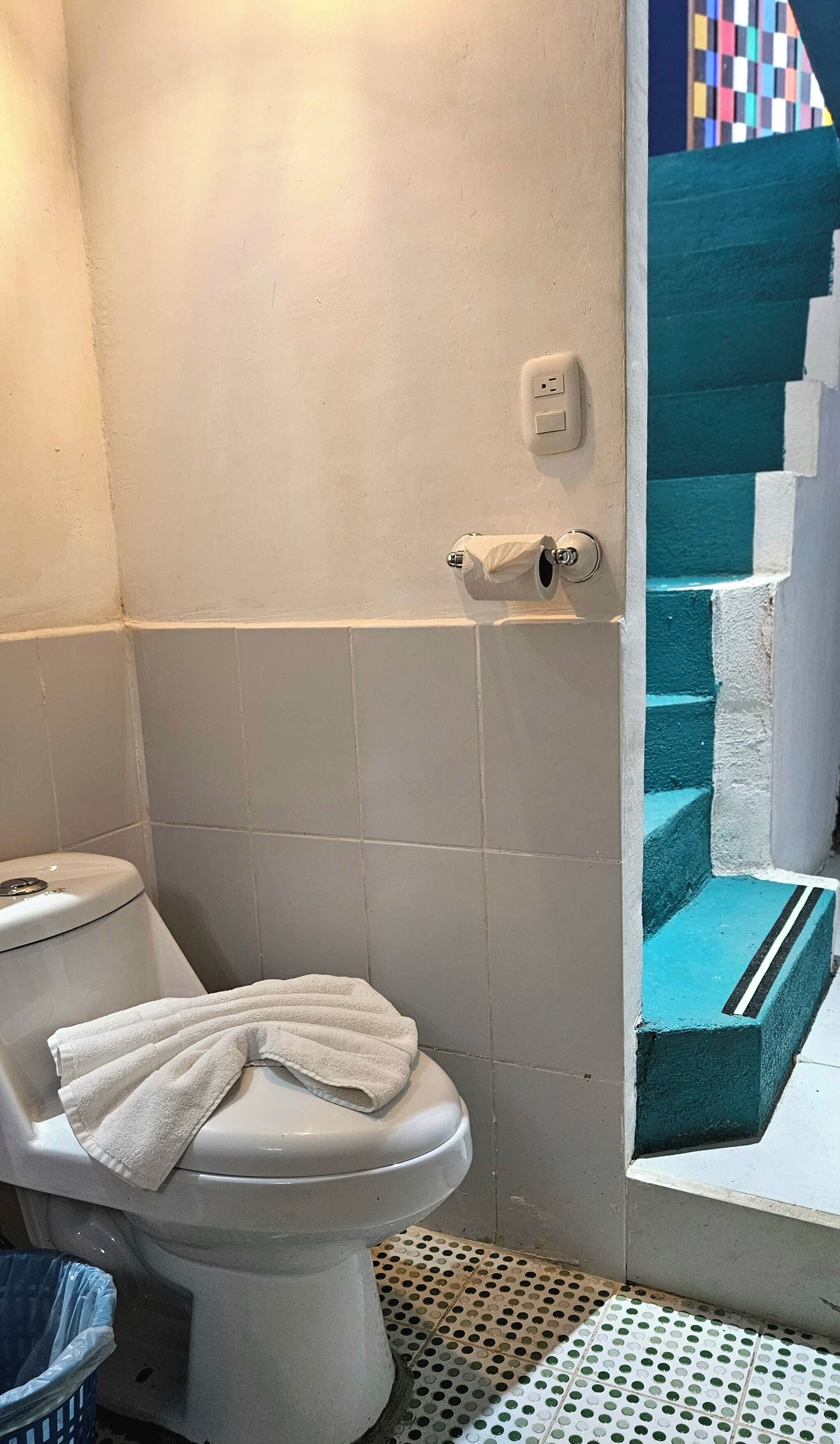 triple room | bathroom | shower, hydromassage showerhead, towels