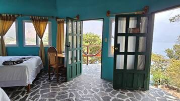 Quadruple Room | Individually decorated, desk