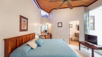 Deluxe Double Room, City View | Desk, free WiFi, bed sheets