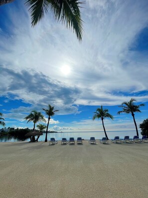 Strandtelt (inkludert), strandhåndklær og fisking