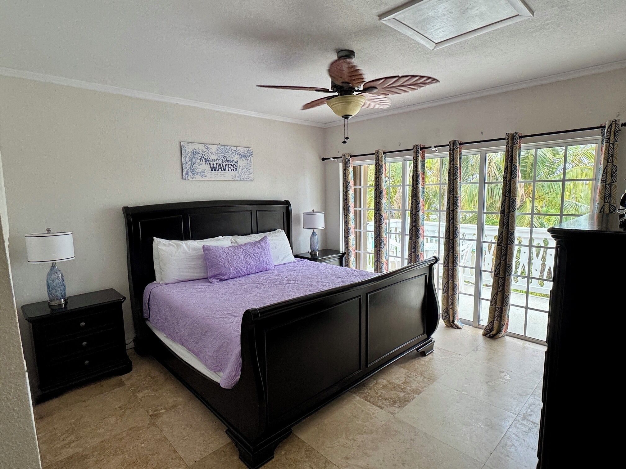 Romantic Room, 1 King Bed, Jetted Tub, Partial Ocean View | Laptop workspace, bed sheets