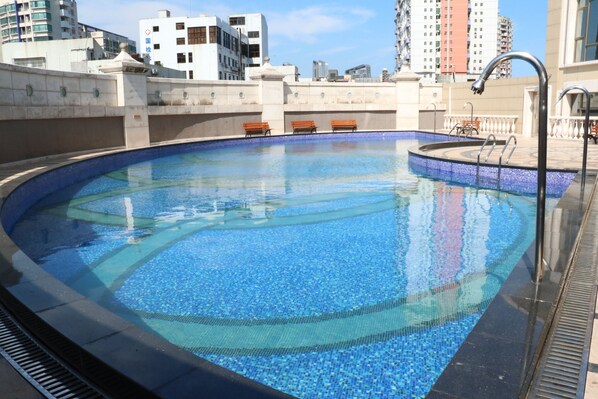 Seasonal outdoor pool