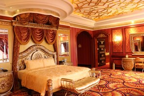 Premium bedding, minibar, desk, blackout drapes - Zhuhai Dionysus Hotel (Zhuhai)