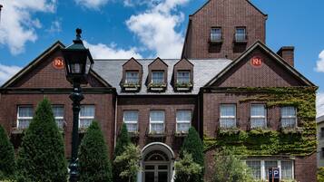 Desayuno completo (JPY 8600 por persona)