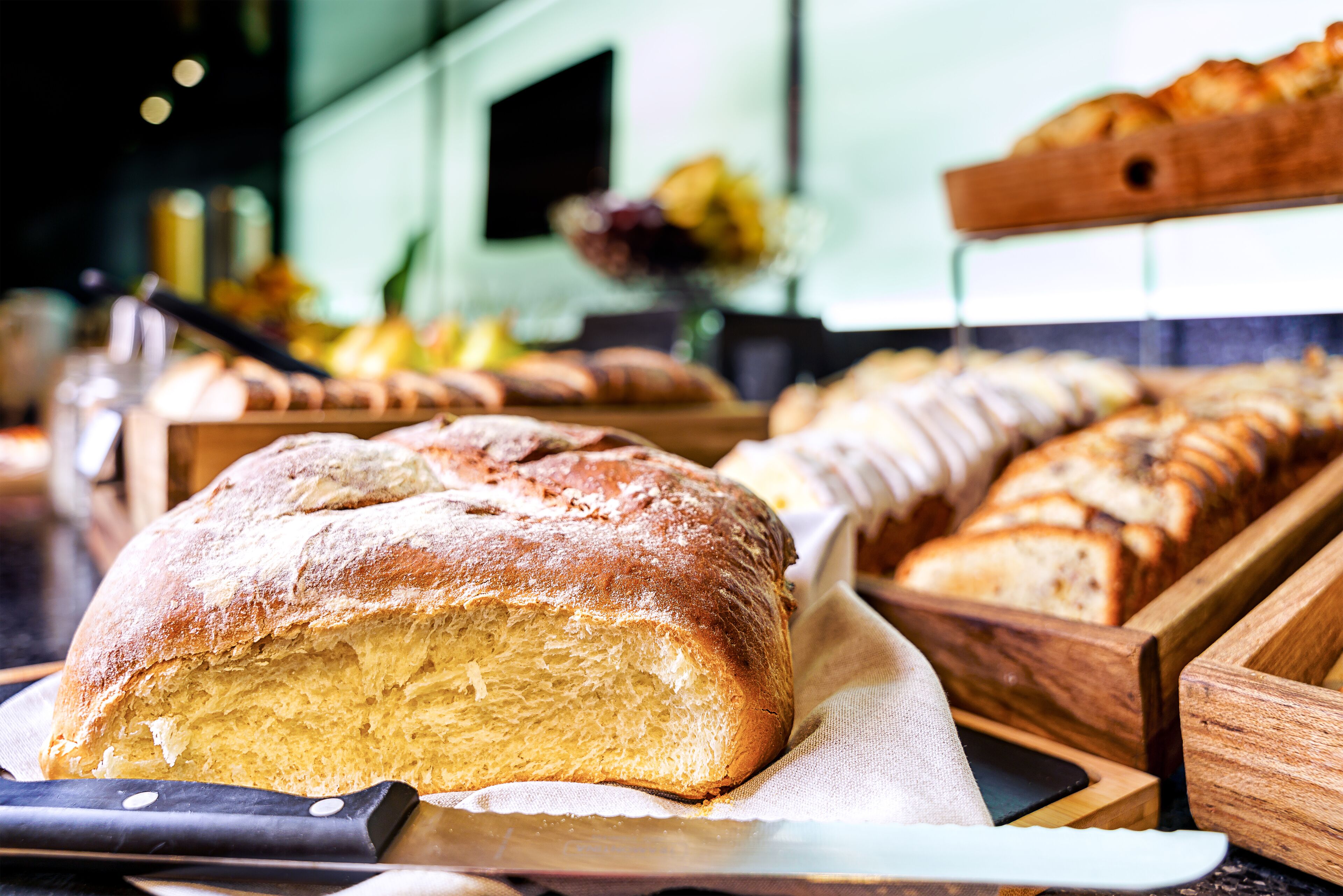 breakfast, lunch served; international cuisine, al fresco dining