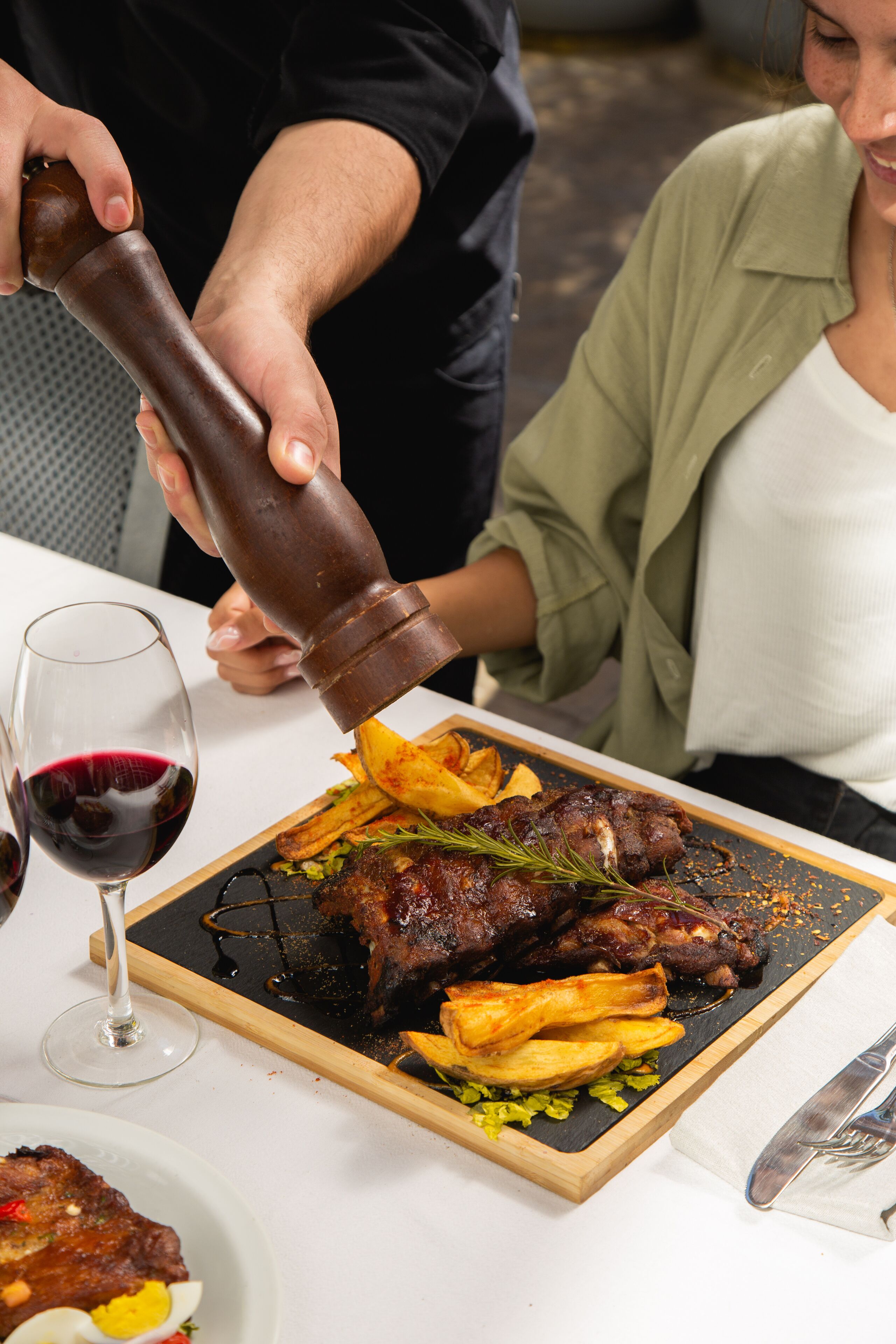 breakfast, lunch served; international cuisine, al fresco dining