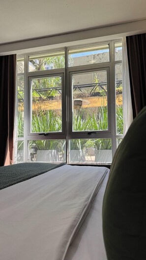 Down duvets, minibar, in-room safe, desk - Lennox Hotel Buenos Aires (Buenos Aires)