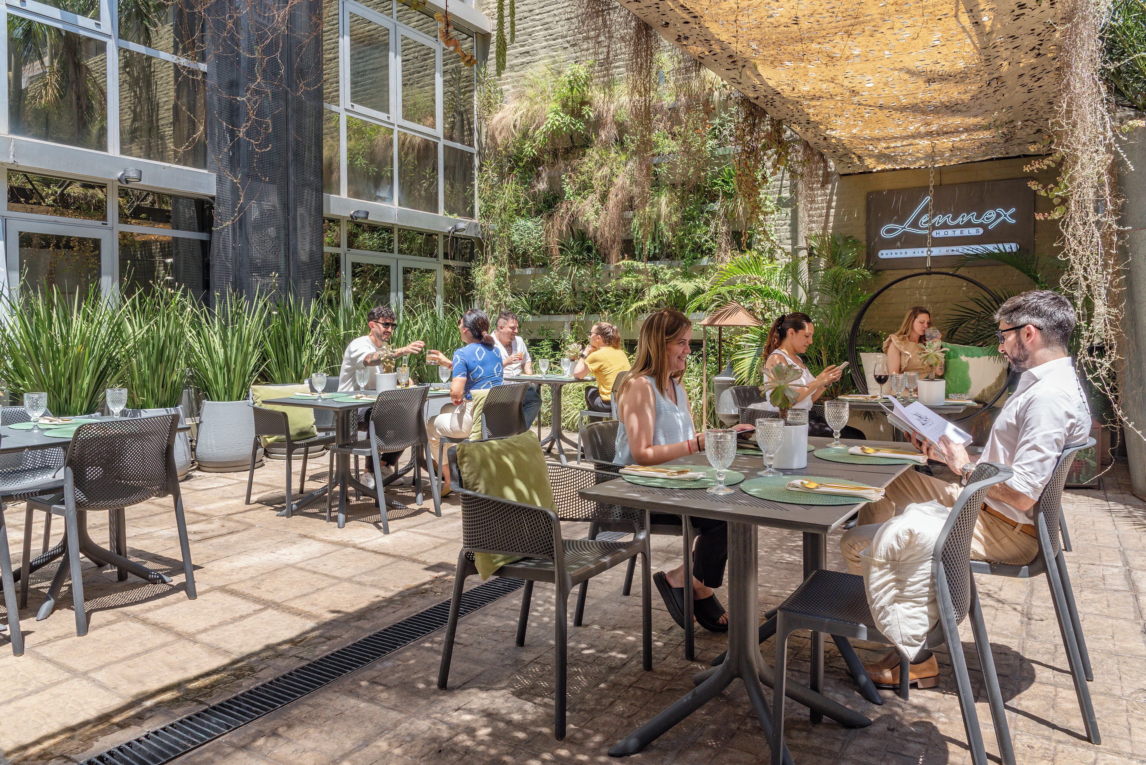 Photo - Lennox Buenos Aires