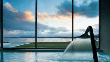 Espace de soins pour les couples, sauna, bain Ă remous, hammam