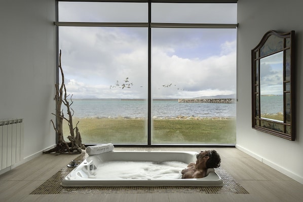 雙人療程室、桑拿、熱水浴缸、蒸氣室、身體療程、芳香療法