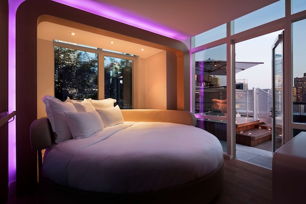 Penthouse, 1 King Bed, Terrace (VIP) | In-room safe, desk, laptop workspace, blackout drapes