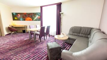 Suite | Living area | 32-inch LCD TV with satellite channels, TV