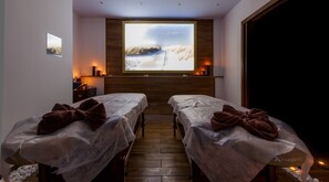 Salas de tratamiento para parejas, un sauna, baño turco