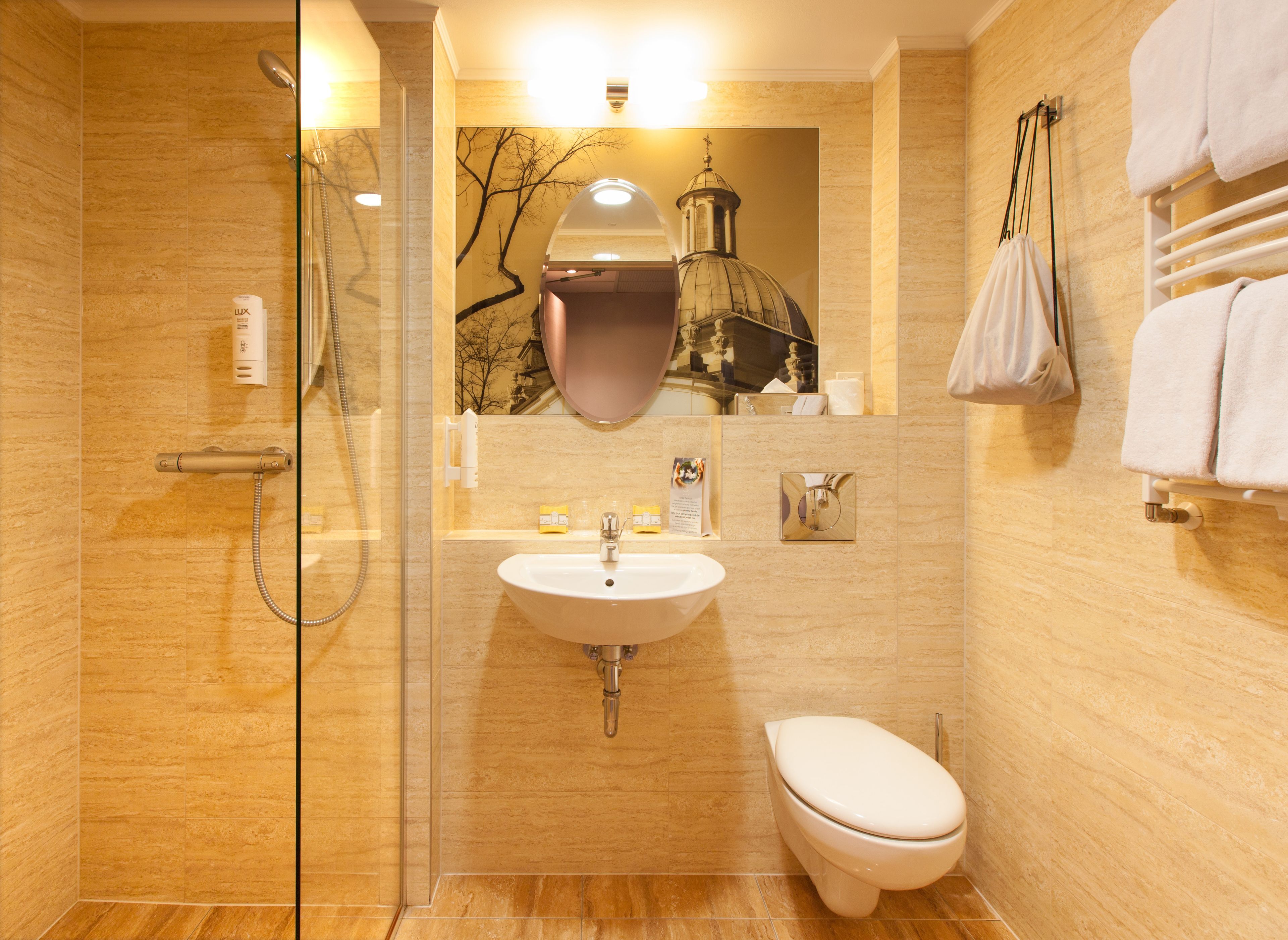 standard twin room | bathroom | free toiletries, hair dryer, towels