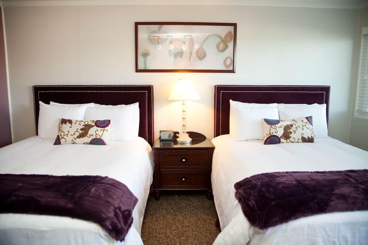 Deluxe kamer, 2 queensize bedden (No Pets Allowed) | Luxe beddengoed, pillowtop-bedden, individueel gedecoreerd