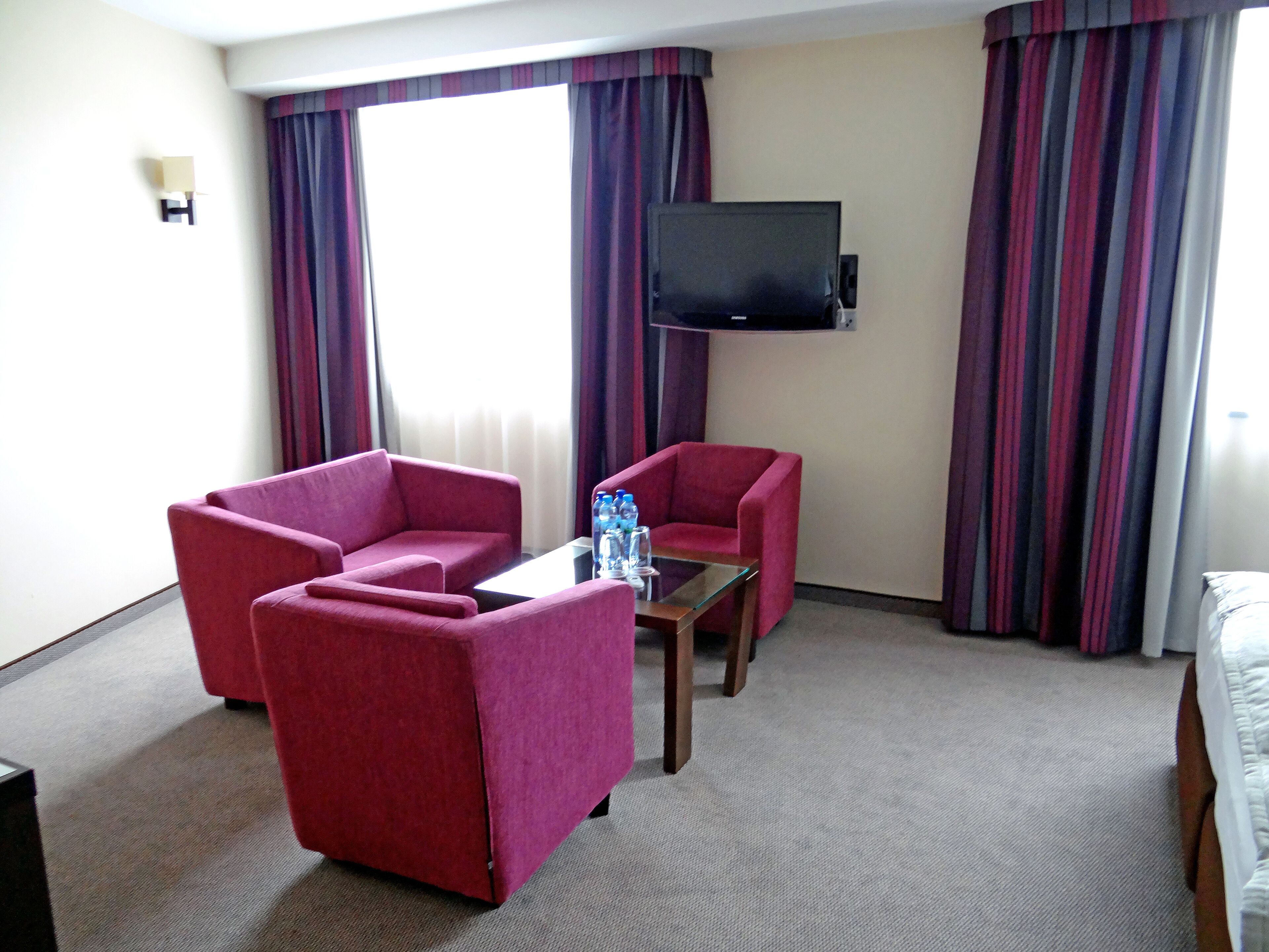 junior studio suite | in-room safe, desk, iron/ironing board, free wifi