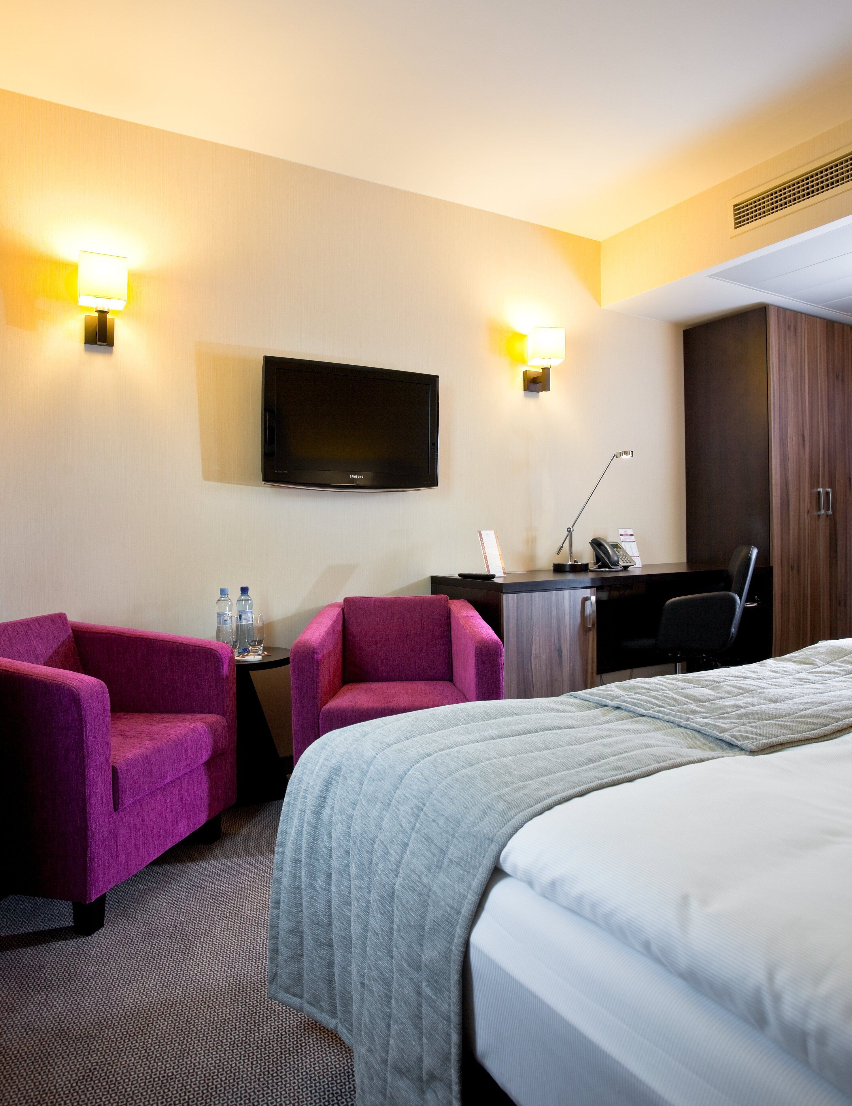 double room single use | living area | lcd tv